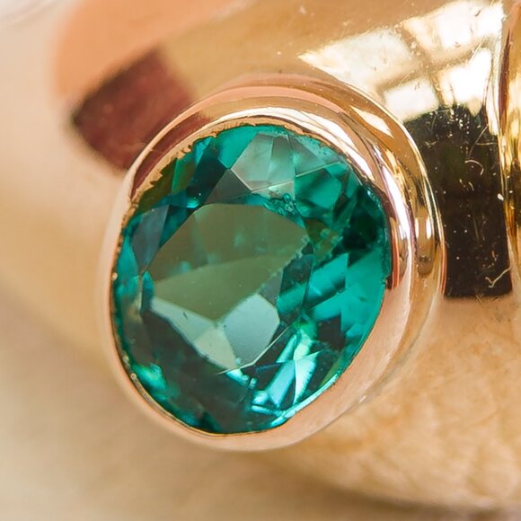 Three-Stone Tourmaline Dome Ring – 14 k Gold, Size 6¼ - Picture 6 of 15